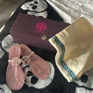 NIB Tory Burch sandals with bag Sz 7